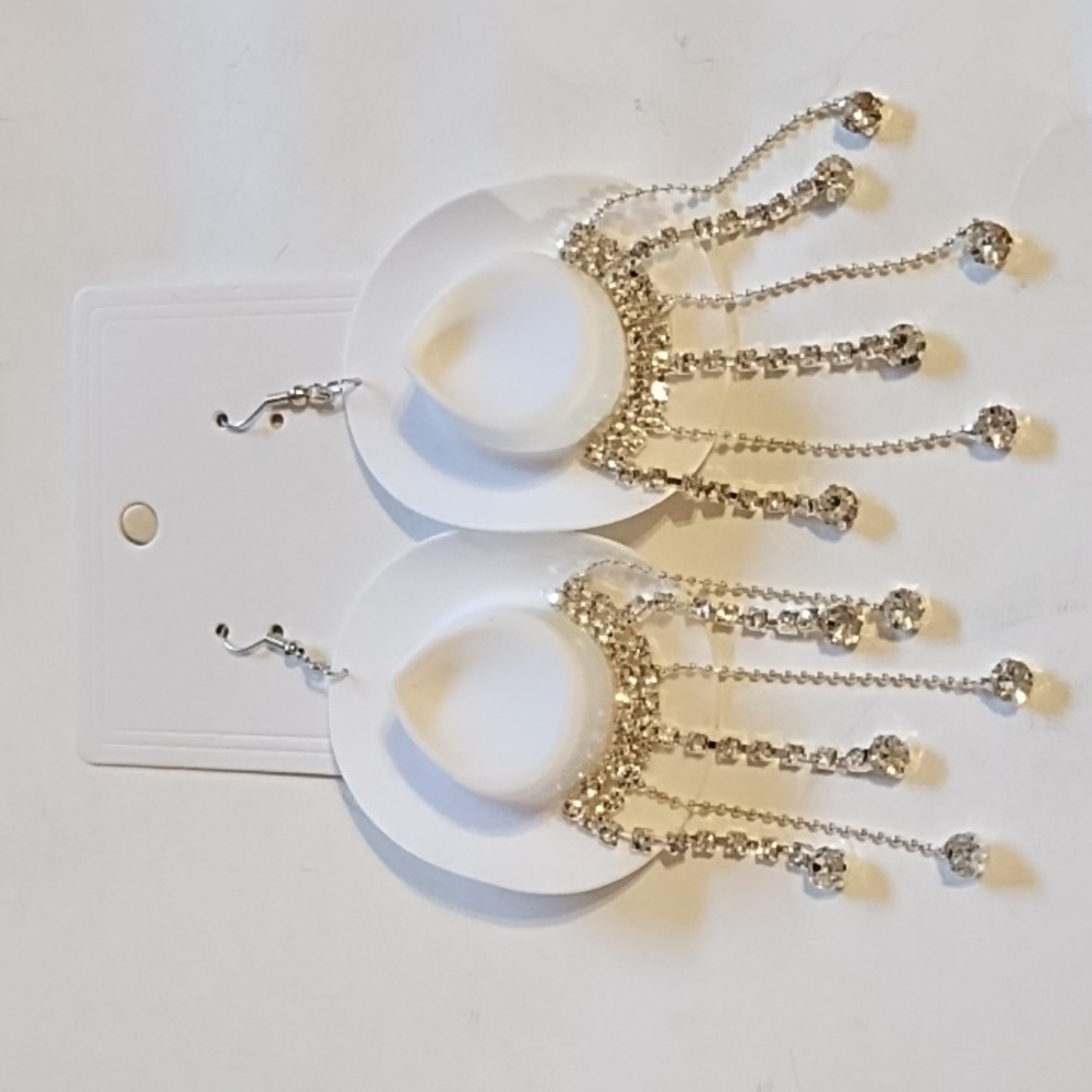 NEW Elegant Silver/White Cowgirl Hat Earrings - Picture 2 of 9